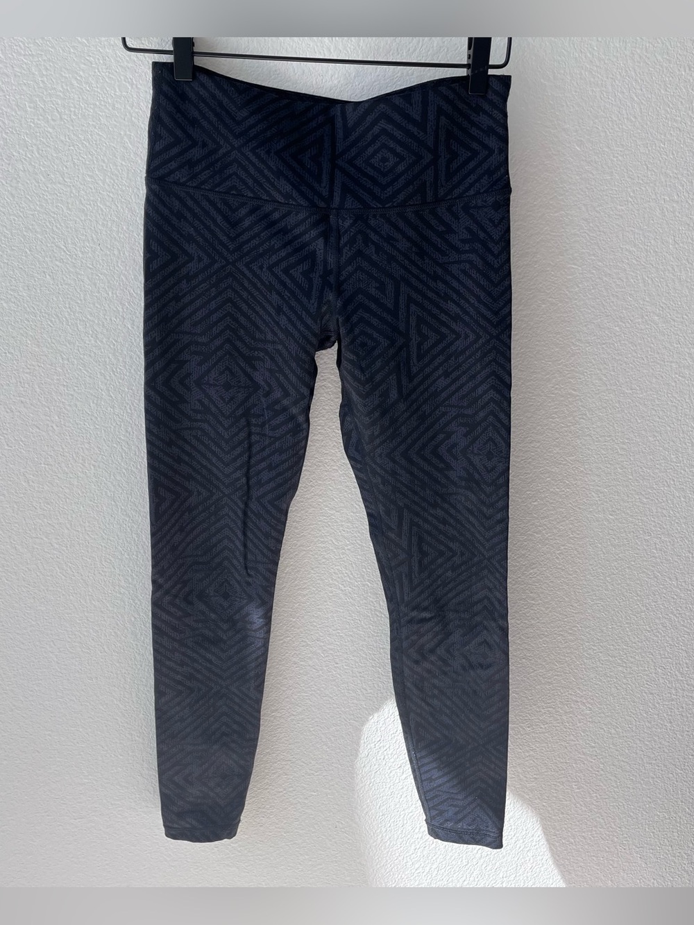 Vimmia black geometric pattern leggings, compression, size Small S / Medium M